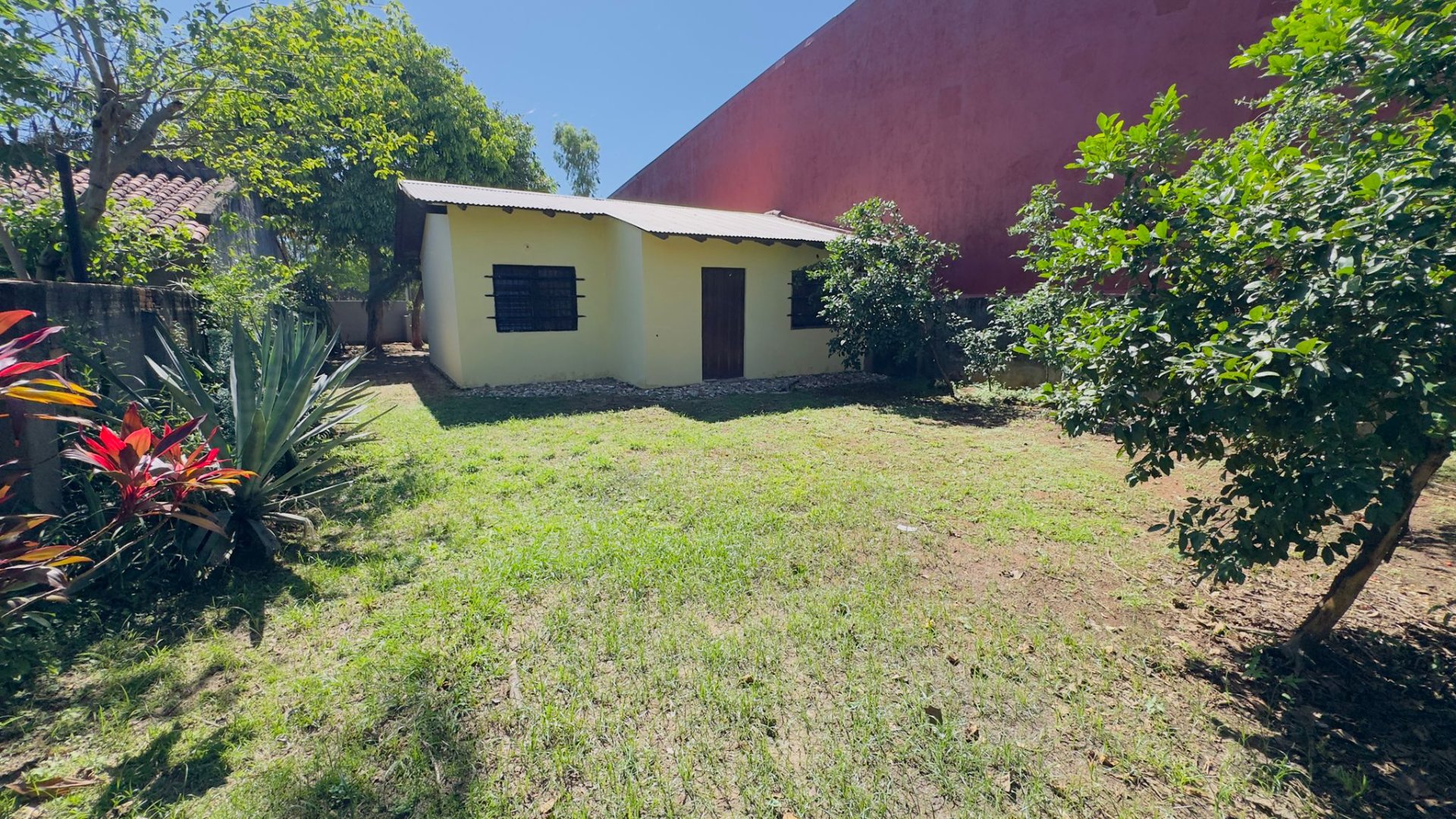 Wohnhaus in Mariano Roque Alonso - 2