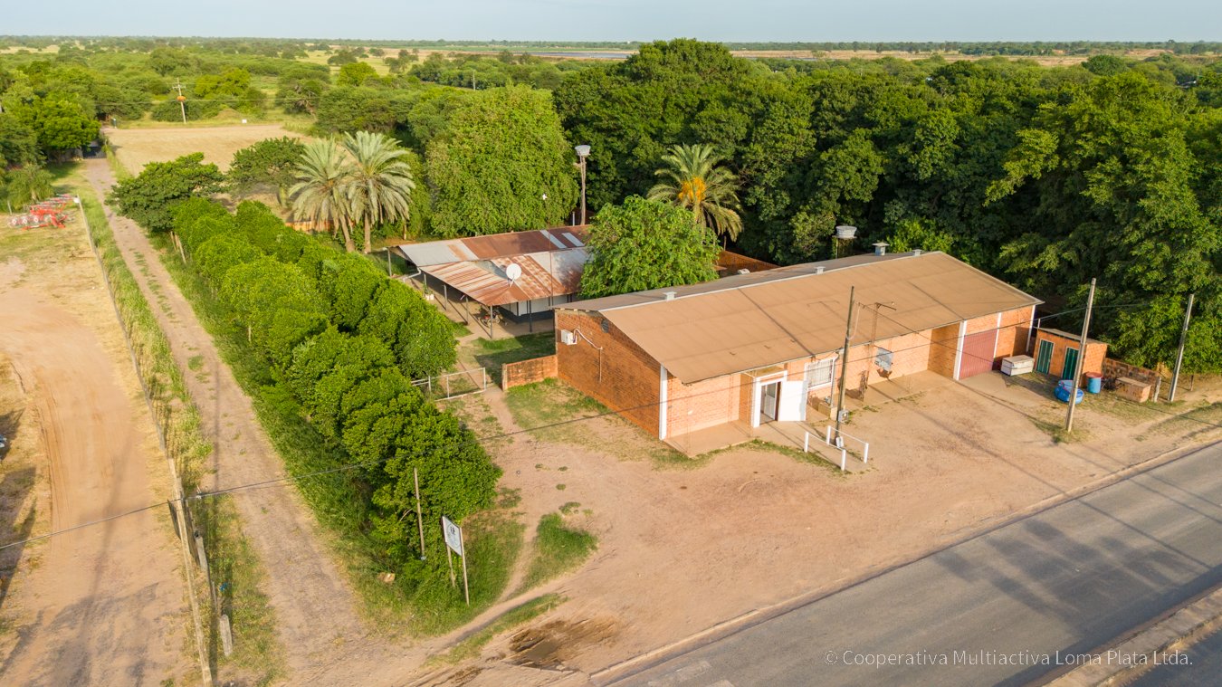 Centro Comercial en Loma Plata - 2